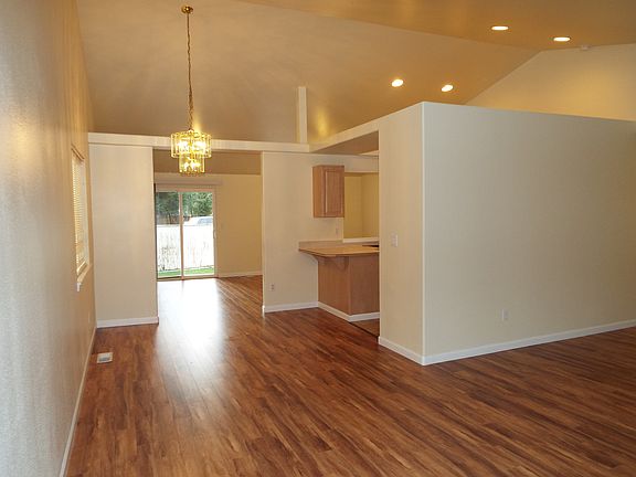 4th image of 4830 106th St NE