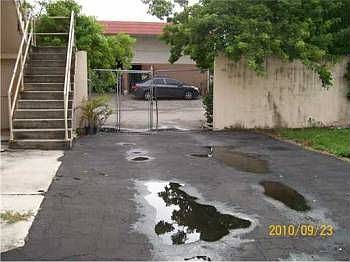2nd image of 5914 SW 25th St
