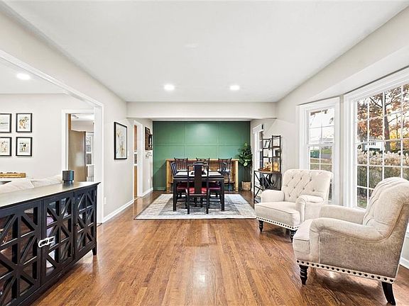 5th image of 8501 W 90th St