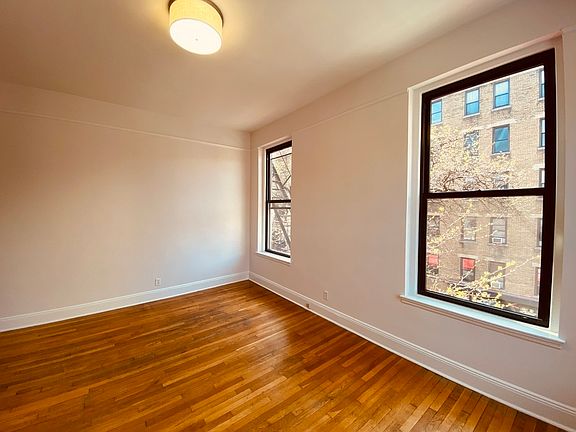 3rd image of 369 W 51st St #2Z