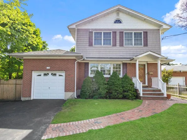 13 Irving Court, Hicksville, NY 11801