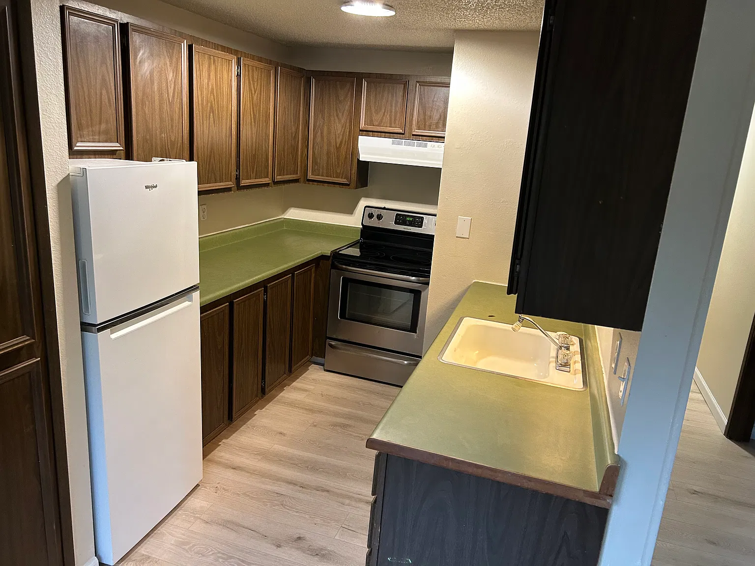 1 bed, 700 sqft, $1,200 — Photo 4