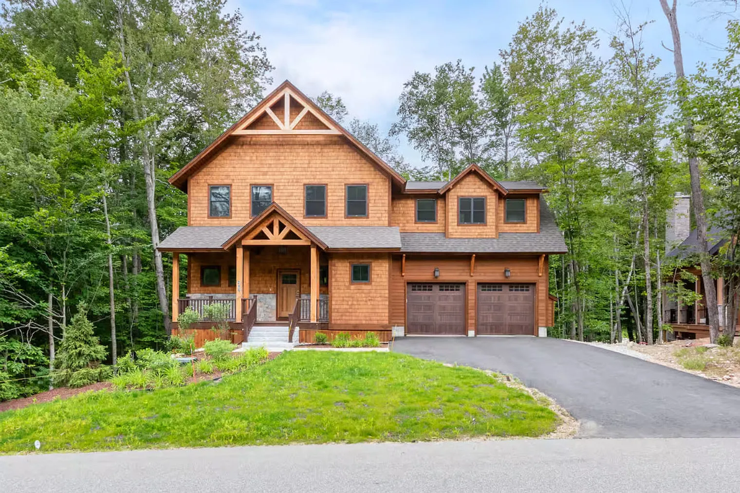 5 bed, 3.5 bath, 27297 sqft, $21,240 — Photo 3