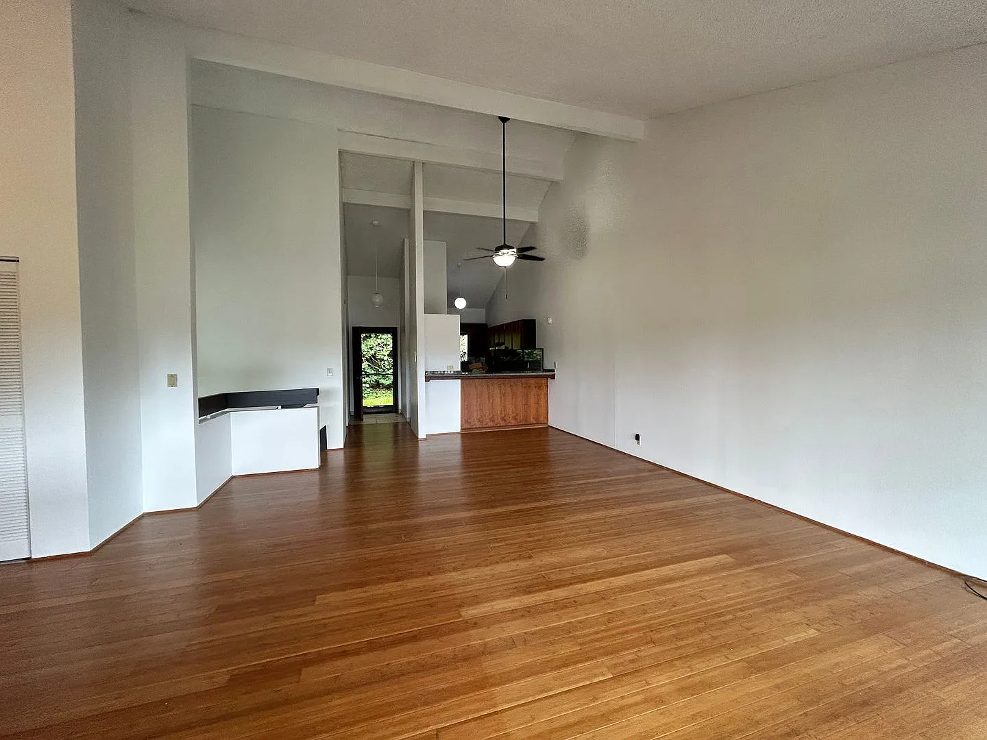 3 bedroom 2 Bath - spacious, split level home — Photo 4