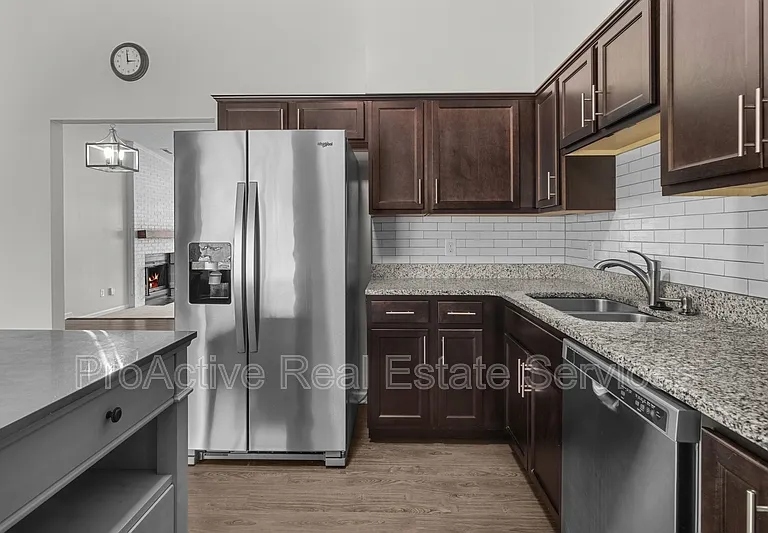 3409 Woodbaugh Dr — Photo 6