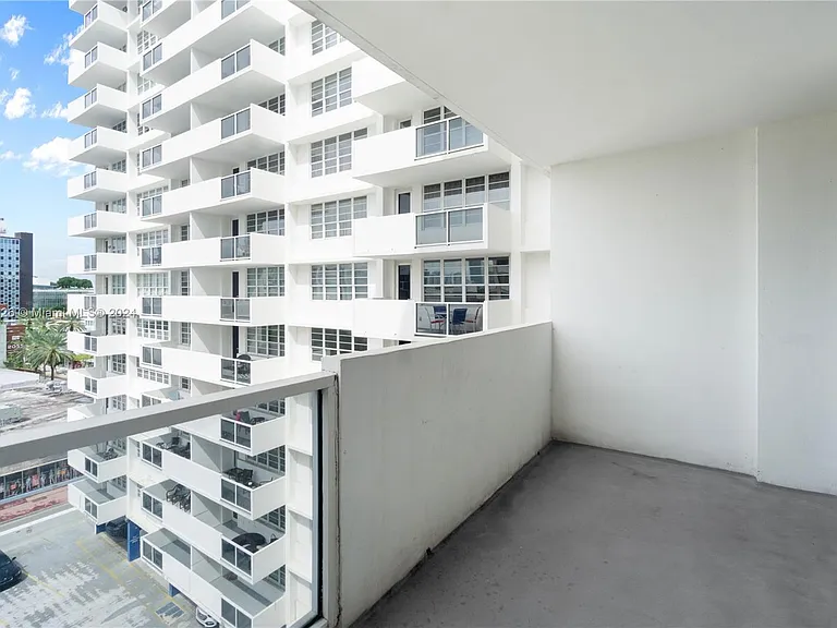 100 Lincoln Rd #820 — Photo 15