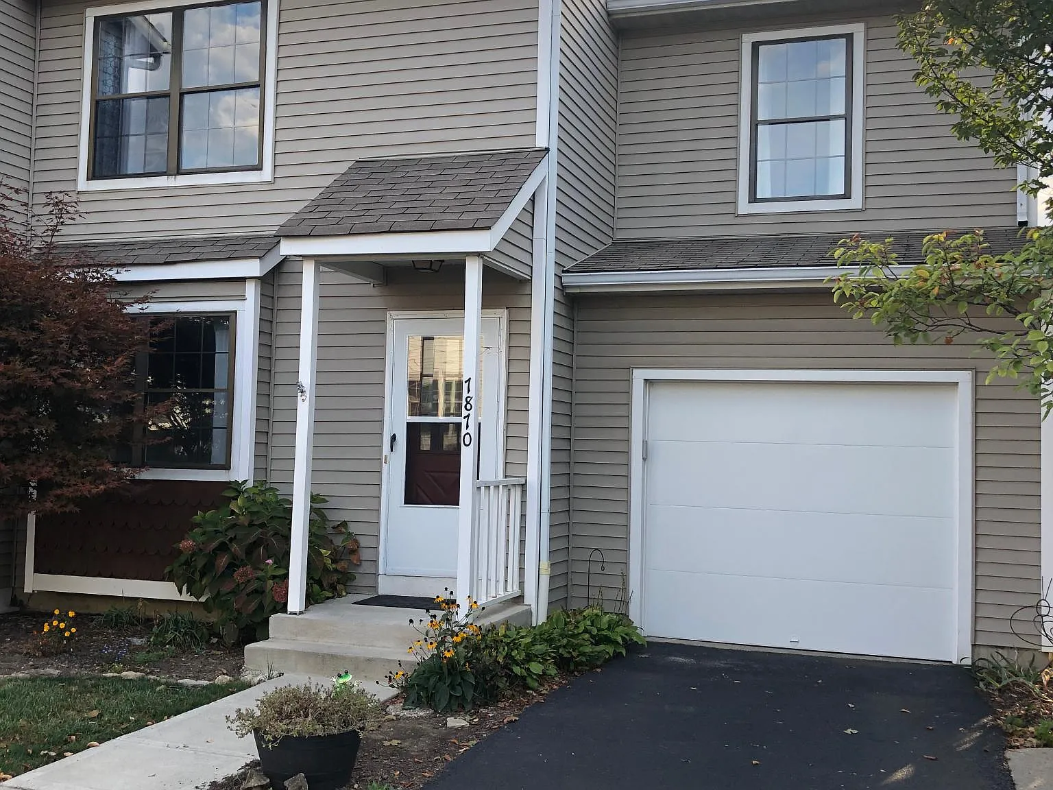 7870 Malton Ln — Photo 3