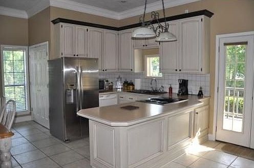 2nd image of 132 Villa Dr