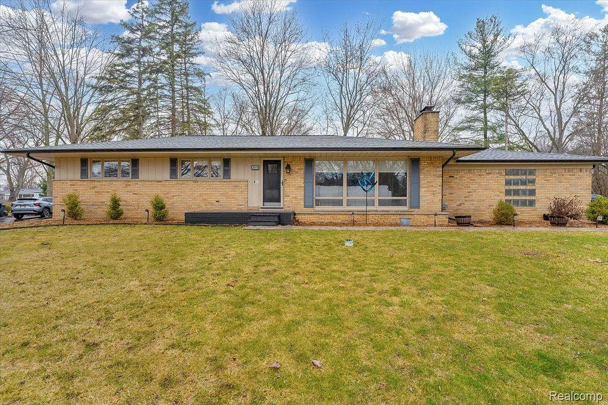 28095 Hawberry Rd photo 1