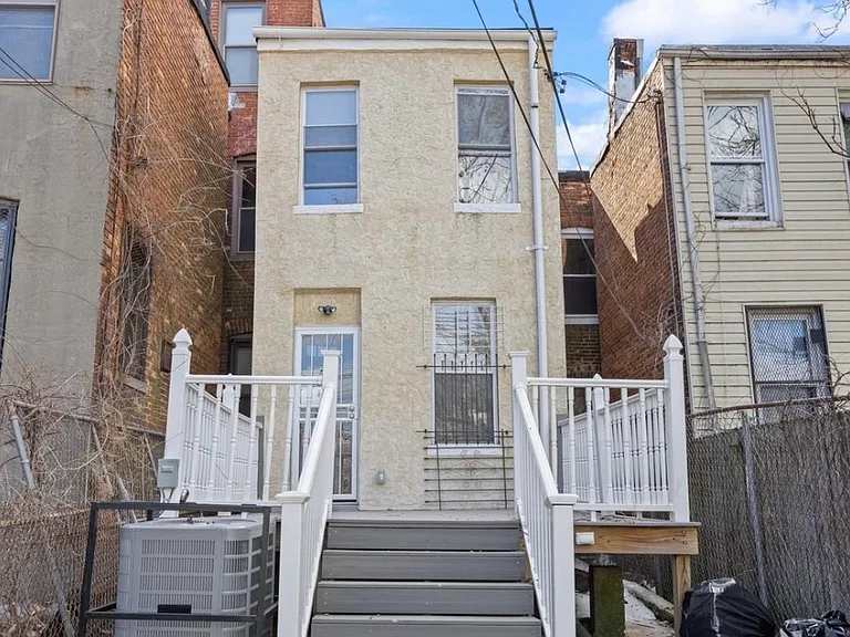 2108 W Baltimore St — Photo 21
