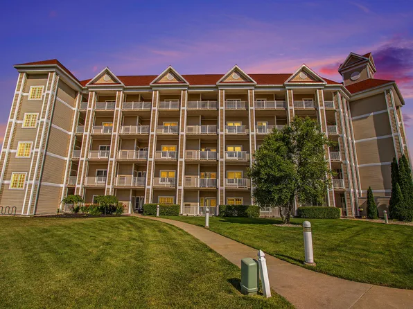 225 Lakeside Dr, Ludington, MI 49431