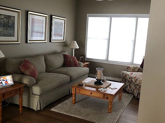 3rd image of 1115 Lancashire Dr