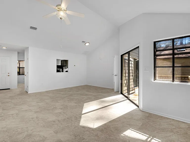 1691 Silverwood Dr — Photo 6
