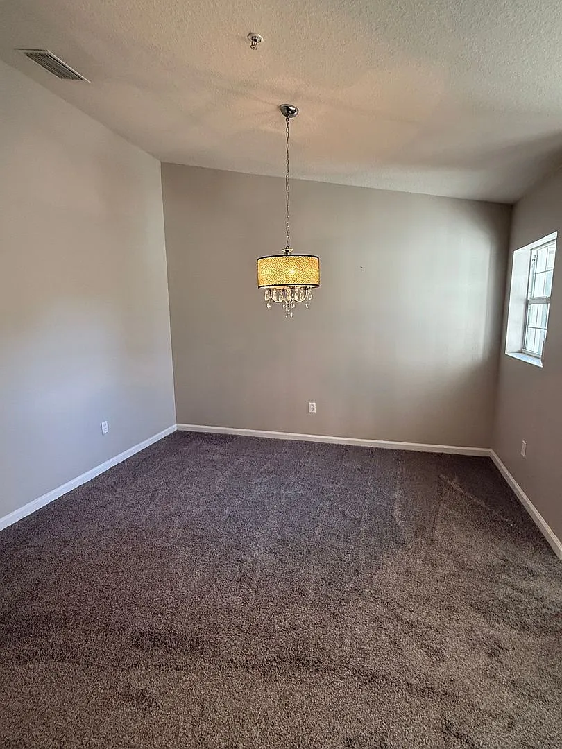 Building Photo - 2215 Kings Palace Dr