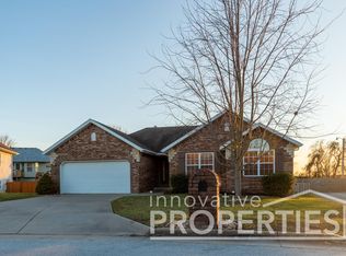 1352 W Berkshire Ave, Nixa, MO 65714
