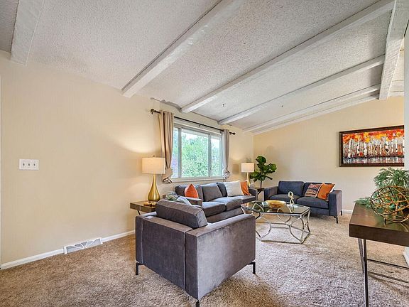 4th image of 4848 Fairlawn Cir