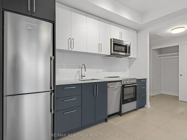 2525 Bathurst St #310 — Photo 10