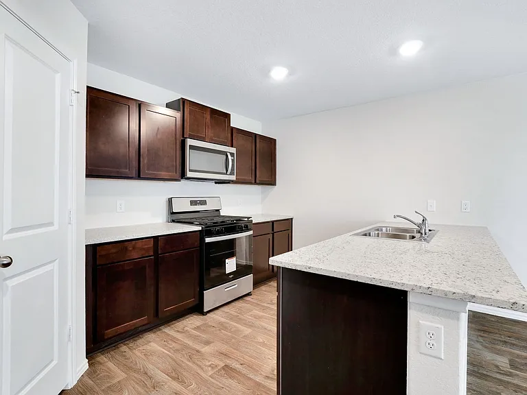 13512 Waxman Spark — Photo 8