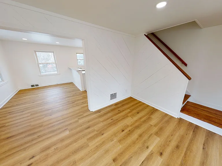 519 Vine St — Photo 6