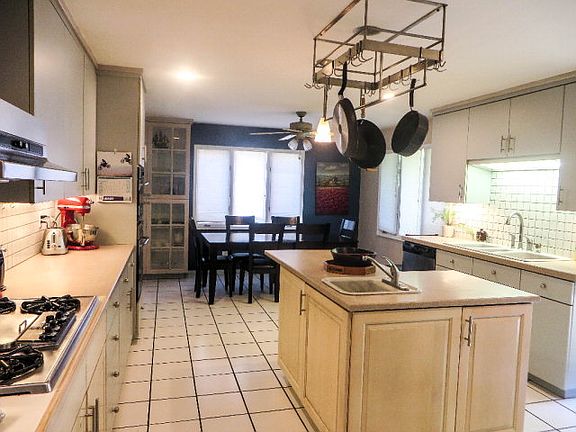 4th image of 2885 Redbarn Ln
