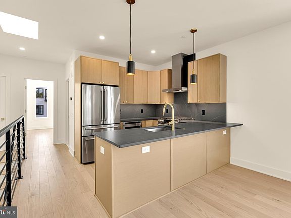 3rd image of 224 21st St NE APT 4