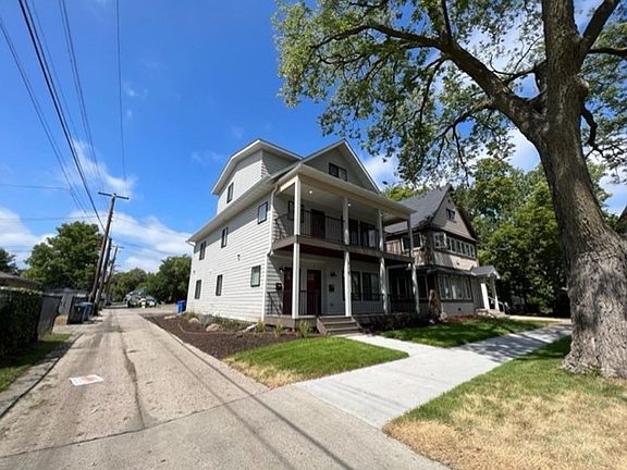5th image of 715 12th Ave SE Unit 1
