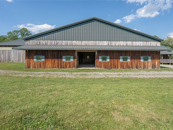 5th image of 429 Old Distillery Rd