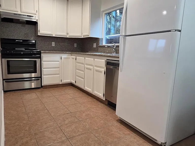 3172 Larga Ave #3172 — Photo 1