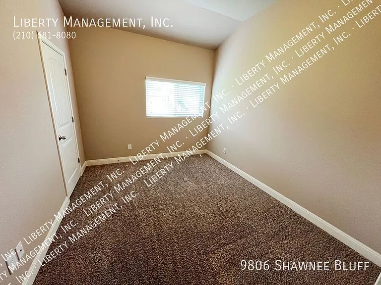 9806 Shawnee Blf — Photo 32