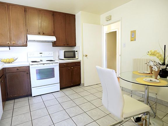 5th image of 38 Parnell Ave