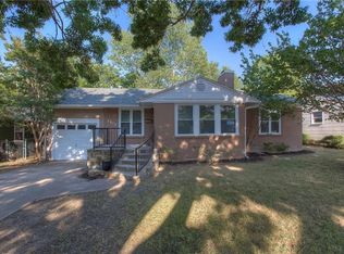 2813 Ryan Place Dr, Fort Worth, TX 76110