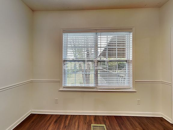 4th image of 177 Stanley Dr