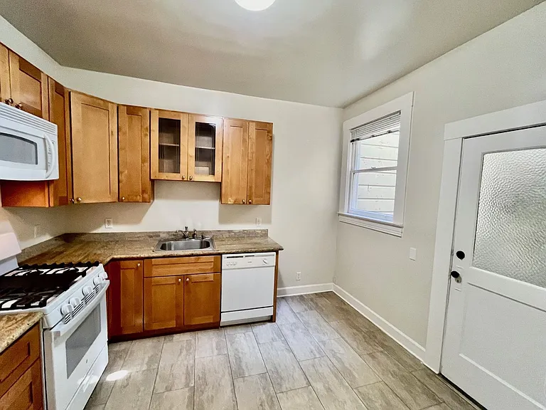 Incredible, Must See Noe Valley Two Bedroom — Photo 4