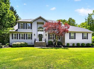 28 Arnold Ln, Robbinsville, NJ 08691
