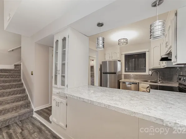 100 Willow Run Dr APT 7, Gastonia, NC 28056