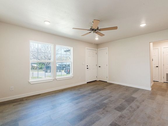 5th image of 44 Sue Ann Drive