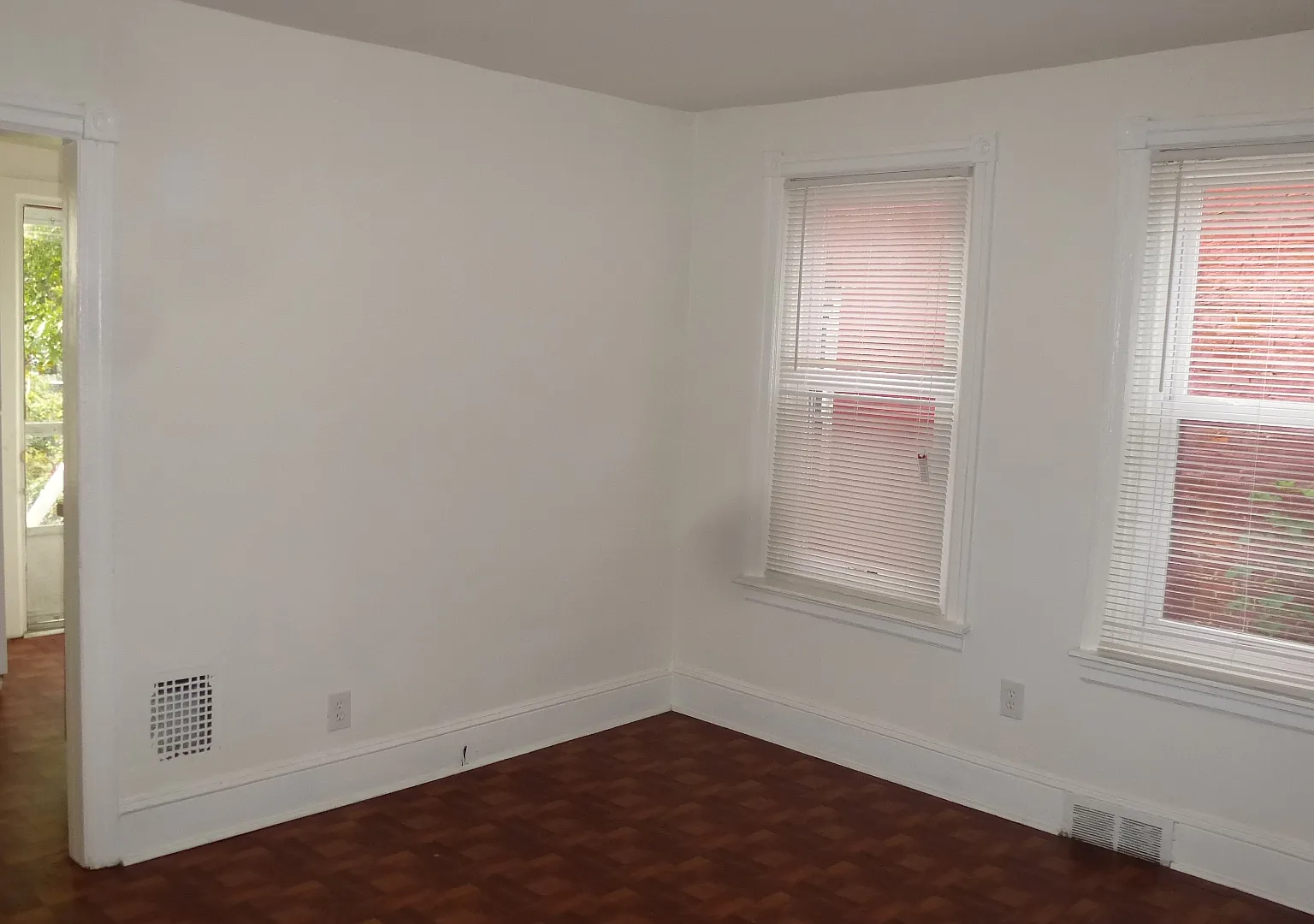 3 bed, 1008 sqft, $1,950 — Photo 3