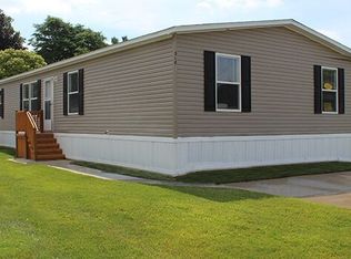 318 Marquette Dr, Rochester Hills, MI 48307