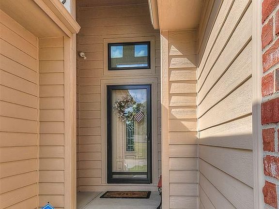 3rd image of 15424 Norwick Dr