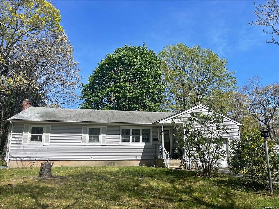 63 Broadway, Shirley, NY 11967 Zillow