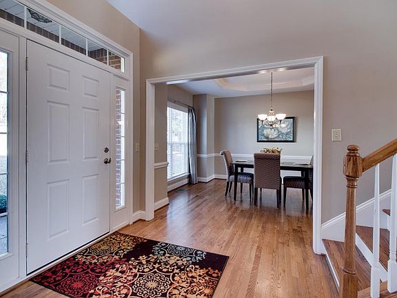 4th image of 1399 Southampton Ct