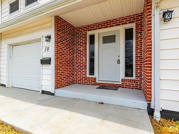 3rd image of 10 Wonneman Cir