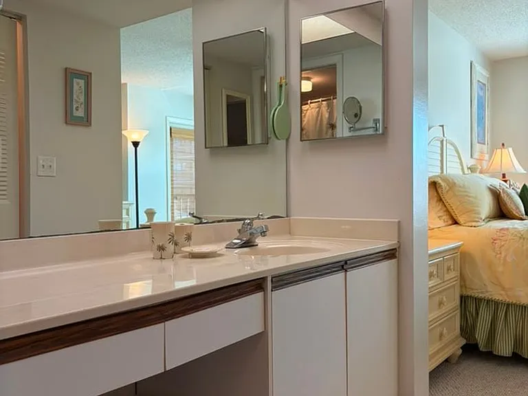 1324 Pasadena Ave S #206 — Photo 32