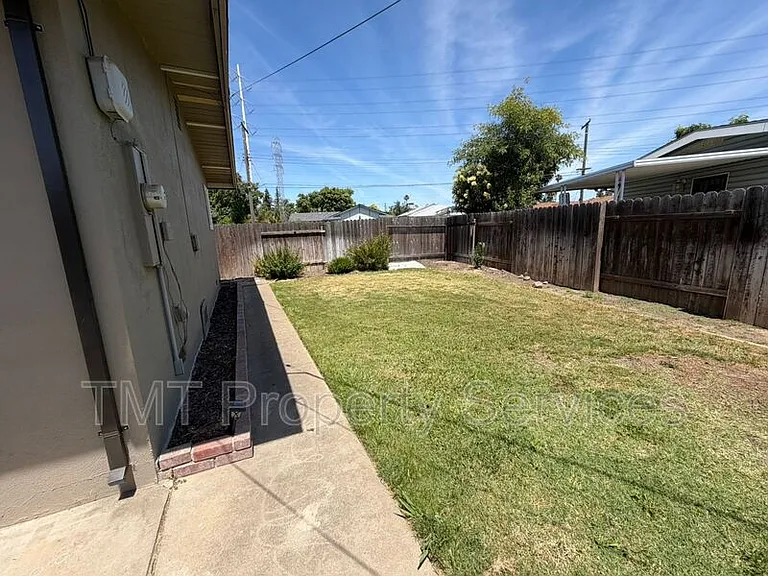 6519 Prentiss Dr — Photo 2