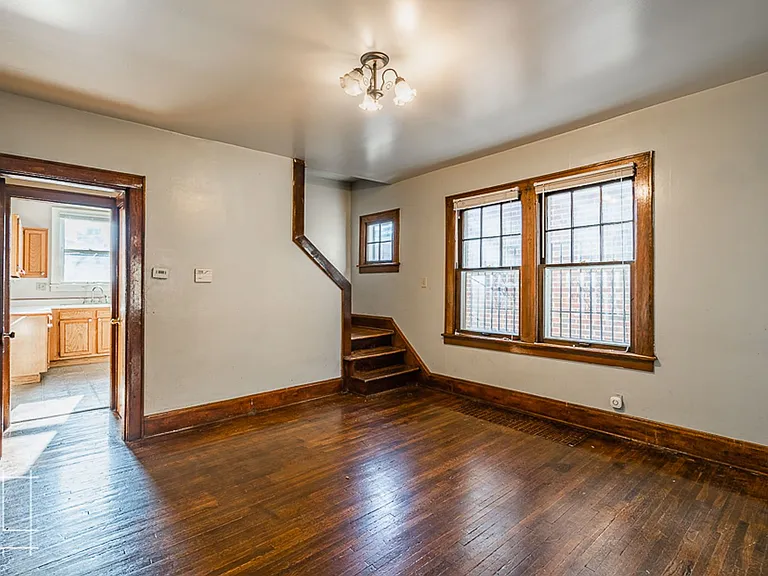 1448 Summit St — Photo 11