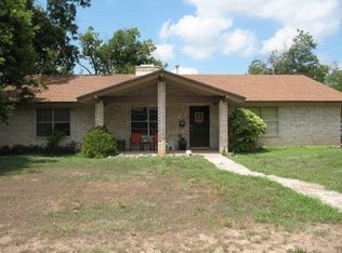 1011 Black St, Uvalde, TX 78801