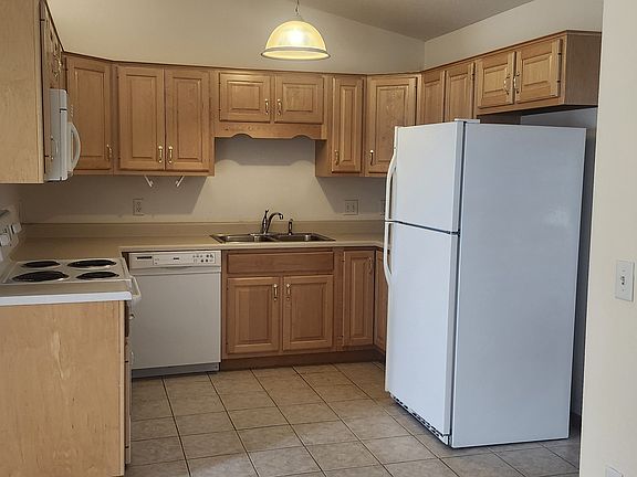3rd image of 1349 Rosewood Dr