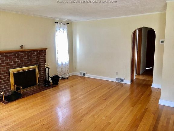 2nd image of 6528 Roosevelt Ave