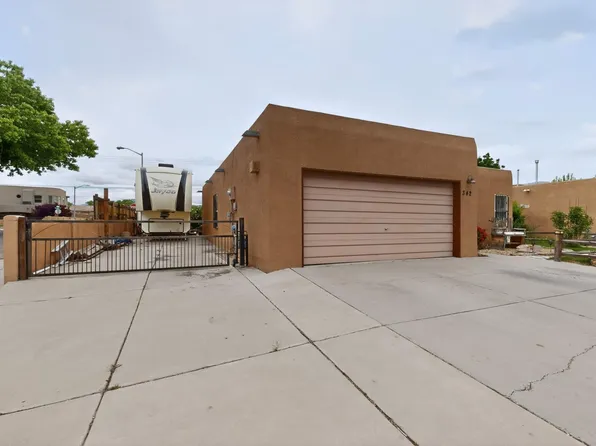 342 Sunset Farm Pl SW, Albuquerque, NM 87105