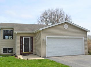 610 East St, Silver Lake, WI 53170